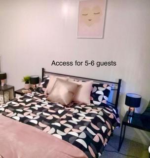 The Husky House or Little Husky Studio Suite - Huskisson - 2