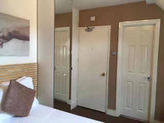 Dockside Hotel - 5