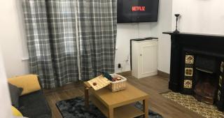 Contractors Grove 2 Bed House Town Centre Location - Wellingborough - 7