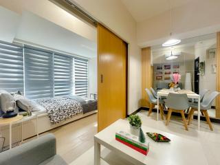 1BR BGC Uptown Modern Condo Netflix 200Mb Wifi - Manila - 0