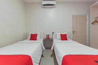 RedDoorz near Pasar Baru Bandung - Bandung - 8