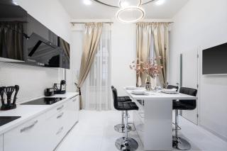 Opera Balkony Luxury Apartment with free parking - Budapest - 5