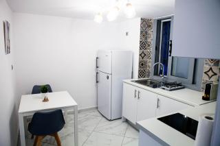 Beautiful Central Cozy Apartment - 2
