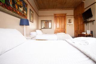 Pandora's guesthouse - 4