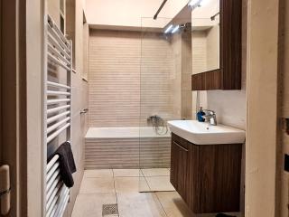 Modern Parkside Garden View Apartment - Budapest - 5