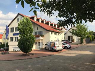 Engelhard Das Landhotel Garni - Kirchheim am Ries - 9