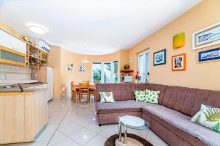 Moderne Ferienwohnung mit Garten, Liegestuhl, WiFi, Klima - Baška - 4