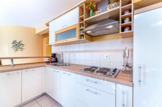 Moderne Ferienwohnung mit Garten, Liegestuhl, WiFi, Klima - Baška - 3