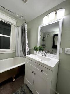 Victorian Villa: Interns or family - Seattle - 6