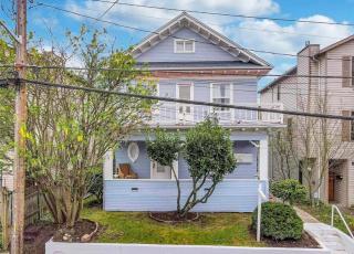 Victorian Villa: Interns or family - Seattle - 4