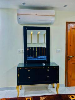 Luxury Apartment in Bahria Town, Lahore - Lahore - 2