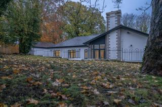 NEW Luxury family/dog-friendly countryside retreat - 2