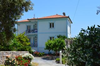 Troumpas Family Rooms & Apartments - Leonidion (Leonidio) - 0