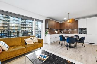 Unwind in Luxury Steps From Smáralind Mall - Reykjavík - 3