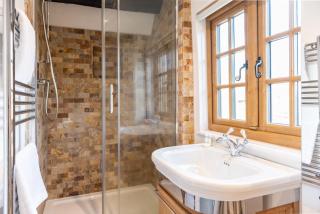 Beautiful Village Cottage, Woburn - 6