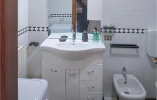 2 Bedroom Gorgeous Home In Stresa - Stresa - 4