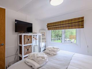 2 Bed in Woodgreen 82875 - Godshill - 1