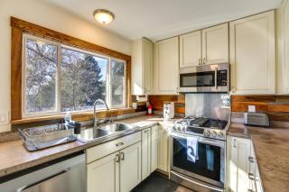 7 Mi to Downtown Denver Lakewood Gem with Deck! - 3