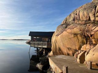 Strandflickornas Husen invid Havet - Lysekil - 1