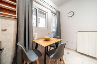 Per56 by Smart Cozy Suites - Right next to the metro - Parking - Available 24hr - Athènes - 6