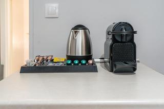 Per56 by Smart Cozy Suites - Right next to the metro - Parking - Available 24hr - Athènes - 4