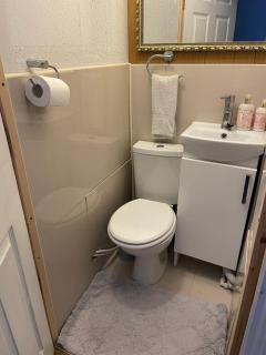 ROOM with SHOWER, TOILET and KITCHENETTE - 1