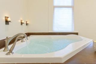The Onyx Bungalow - Lake Charles - 3