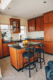 Sunset Haven: Mountain Views & Office Space - Kaapstad - 9