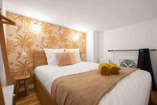 MONTMARTRE Sacré-Coeur, appartement jardin 6 à 8P - París - 8