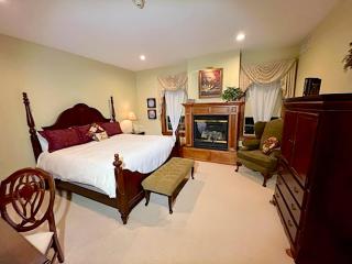 The Port Hotel - Port Washington - 7