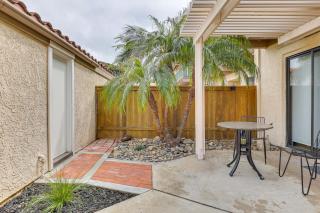 Bright Townhome in Carlsbad 1 Mile to Beach! - 2