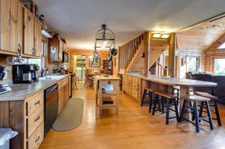 Rustic Fancy Gap Cabin with Blue Ridge Parkway Views - Fancy Gap - 4