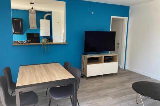 Spacious T3 with balcony - close to town center - 7