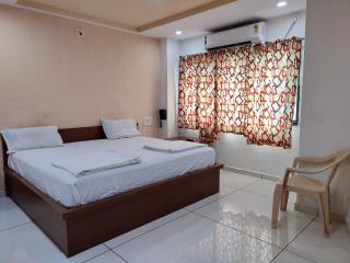 Hotel Vraj - Rājpīpla - 8