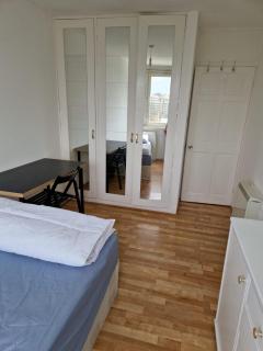 double room with amazing lake view - Londra - 6