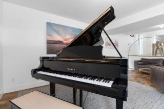 Elegant 4BR Family Home by Prince Edward Area - Belleville - 6