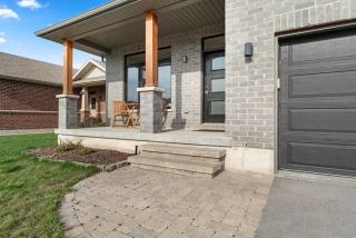 Elegant 4BR Family Home by Prince Edward Area - Belleville - 5