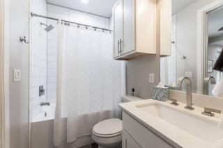 Modern Luxury Meets Cultural Charm near Hotspots - 4