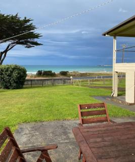 Seaspray Beach House - Pet Friendly - 50m to Beach - Apollo Bay - 3