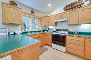 Charming Truckee Cabin 5 Mi to Donner Lake! - Truckee - 1