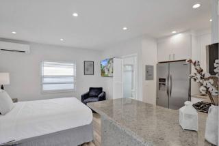 Beach Isles Modern Studio Apartment in Fort Lauderdale with Patio - Fort Lauderdale - 6