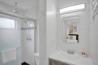 Beach Isles Modern Studio Apartment in Fort Lauderdale with Patio - Fort Lauderdale - 2