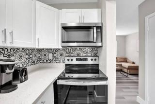 Poinciana Getaway 1BR Apartment Near FLL Airport - Fort Lauderdale - 0