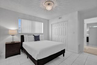 Waves Beach Town 2BR Apartment - Pompano Beach - 7