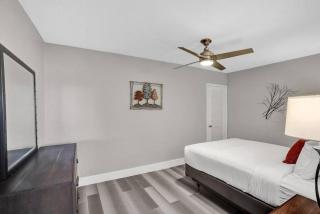 Poinciana Getaway 2BR Apartment Near FLL Airport - Fort Lauderdale - 0