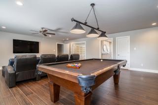 Stunning Luxury Lakefront Lodge! 8 BRs! Sleeps 32! - Hot Springs - 6