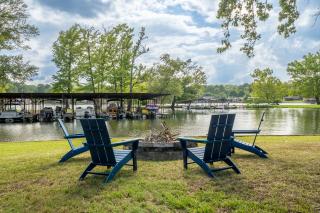 Stunning Luxury Lakefront Lodge! 8 BRs! Sleeps 32! - Hot Springs - 7
