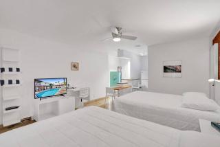 Waves Beach Town Spacious Studio Apartment For 4 People - Pompano Beach - 7