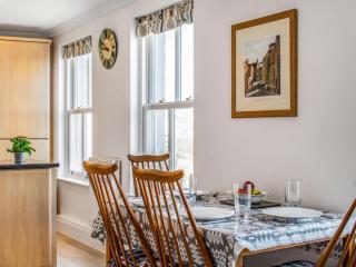 2 Bed in Tenby FB115 - Tenby - 4