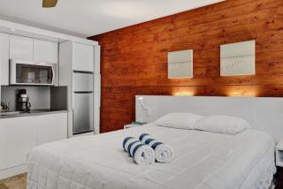 Waves Beach Town Cozy Studio Apartment - Pompano Beach - 8